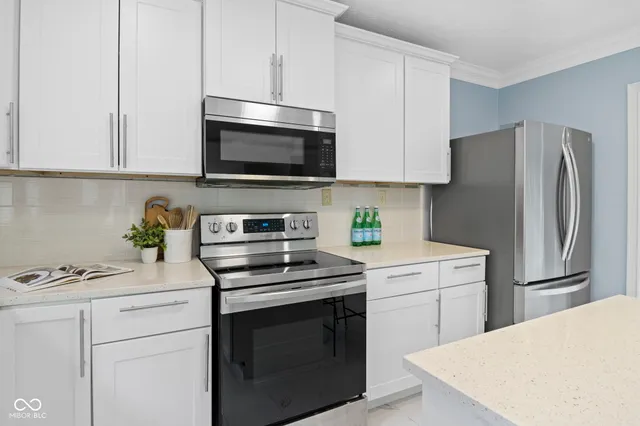 $575,000 | 9259 Oak Knoll Lane, Fishers, IN 46037