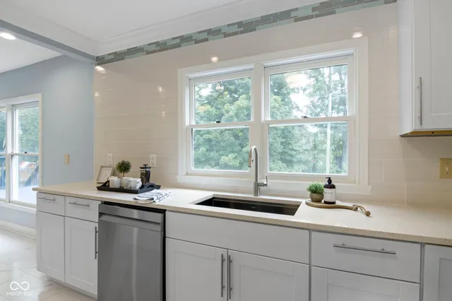 $575,000 | 9259 Oak Knoll Lane, Fishers, IN 46037