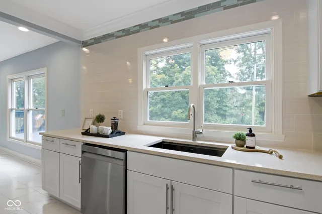 $575,000 | 9259 Oak Knoll Lane, Fishers, IN 46037