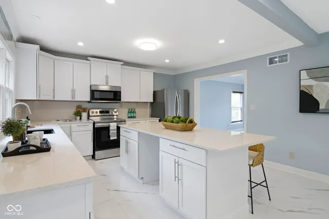 $575,000 | 9259 Oak Knoll Lane, Fishers, IN 46037