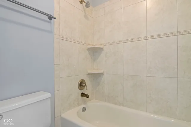 $575,000 | 9259 Oak Knoll Lane, Fishers, IN 46037