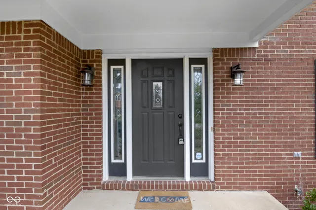 $575,000 | 9259 Oak Knoll Lane, Fishers, IN 46037