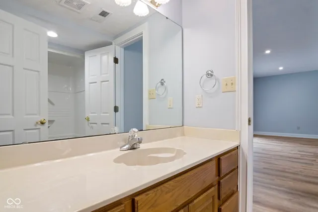 $575,000 | 9259 Oak Knoll Lane, Fishers, IN 46037