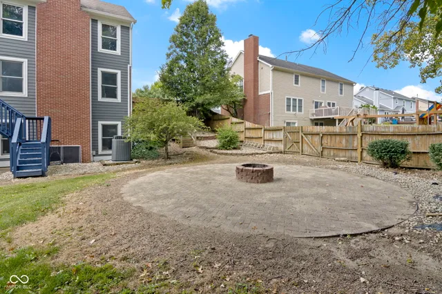 $575,000 | 9259 Oak Knoll Lane, Fishers, IN 46037