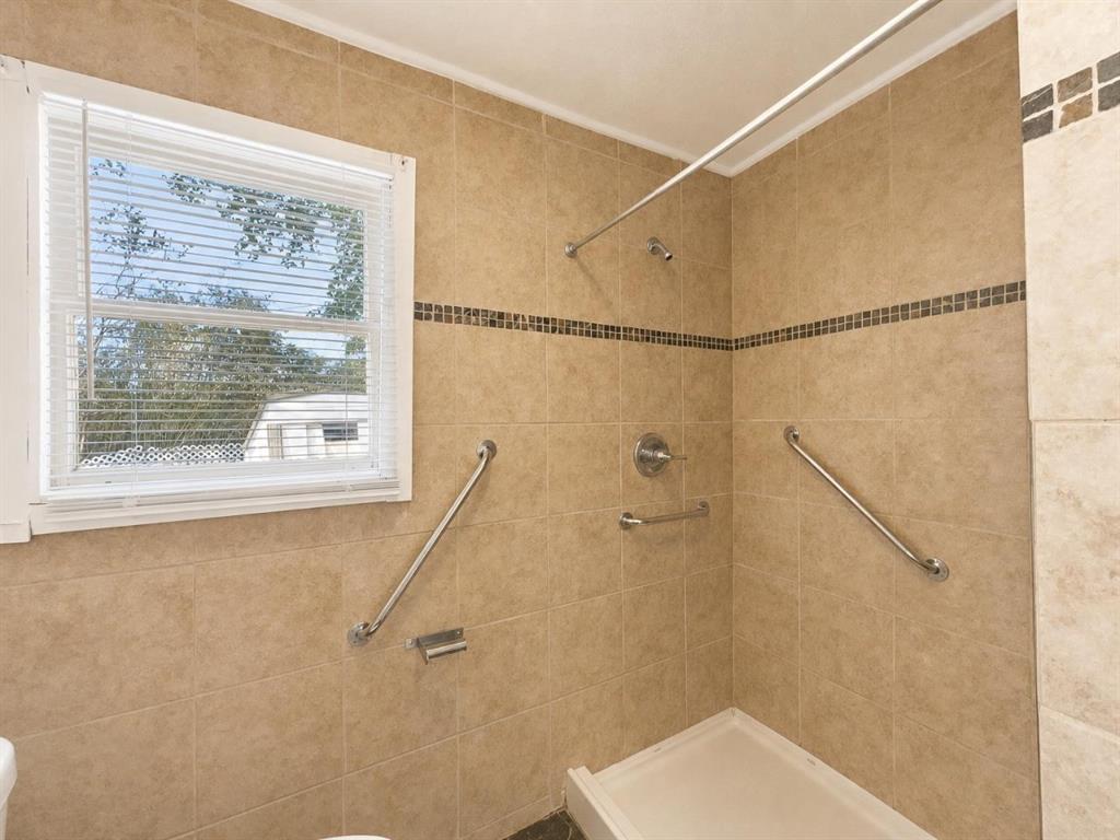 933 Gillham Road, Unit B Fort Worth, TX 76114 - Photo 7 of 7 Gallery Image 7