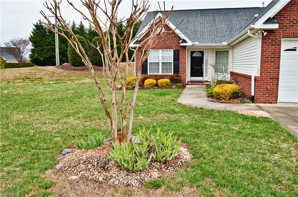 123 Brae Ridge Lane King, NC 27021 - Photo 2 of 30 Gallery Image 2