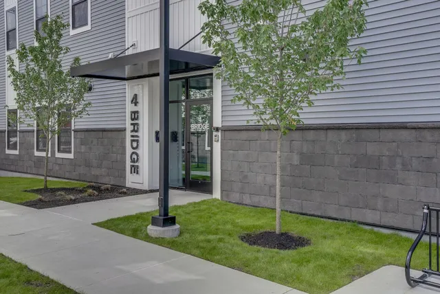 $1,979 | 4 Bridge Street, Unit 301, Nashua, NH 03060