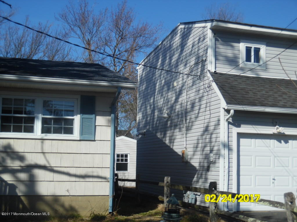 109 Mermaid Road Toms River, NJ 08753 - Photo 16 of 21 left side