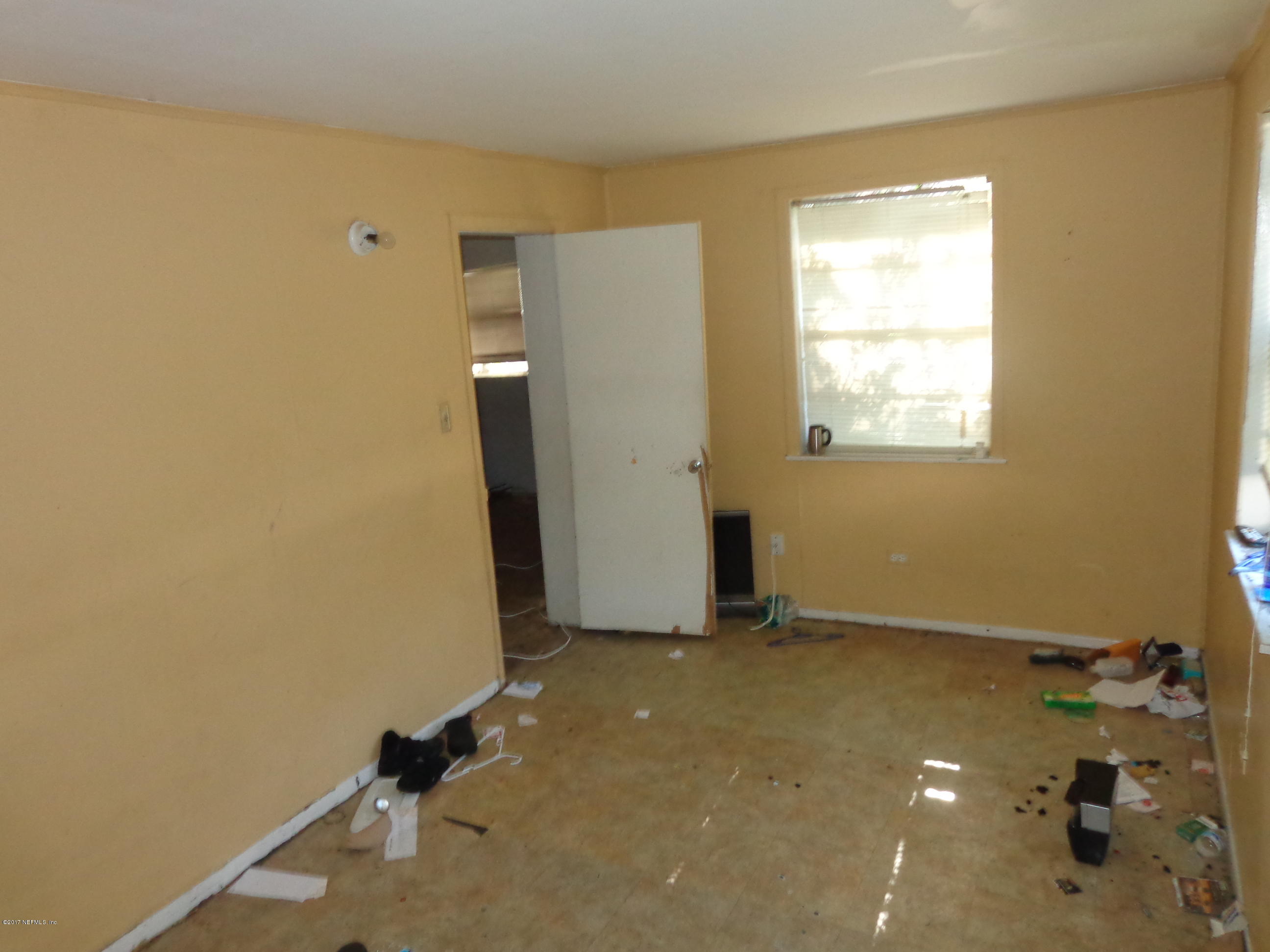9926 Ridge Boulevard Jacksonville, FL 32208 - Photo 13 of 14 DSC04775