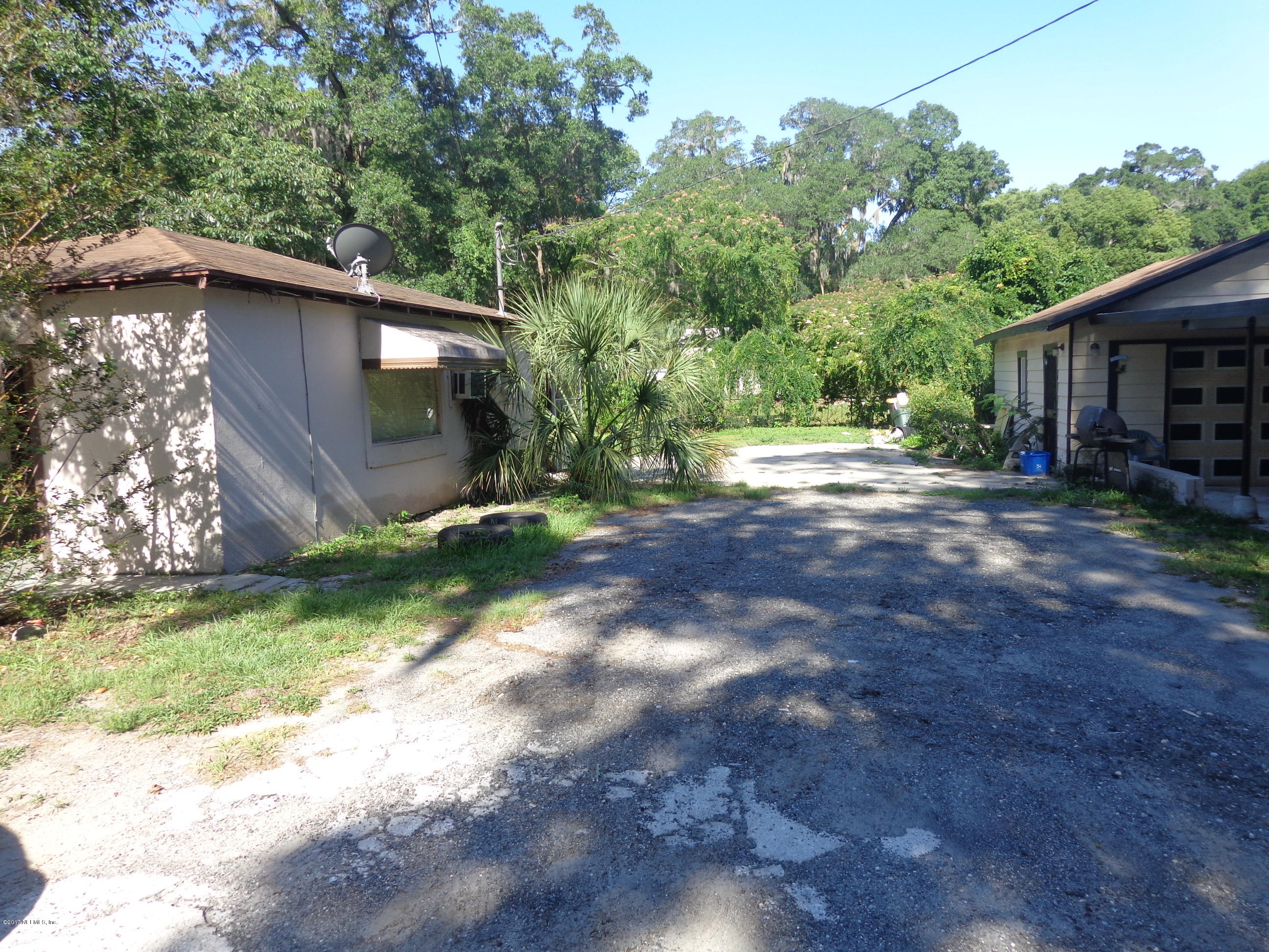 9926 Ridge Boulevard Jacksonville, FL 32208 - Photo 3 of 14 DSC04764