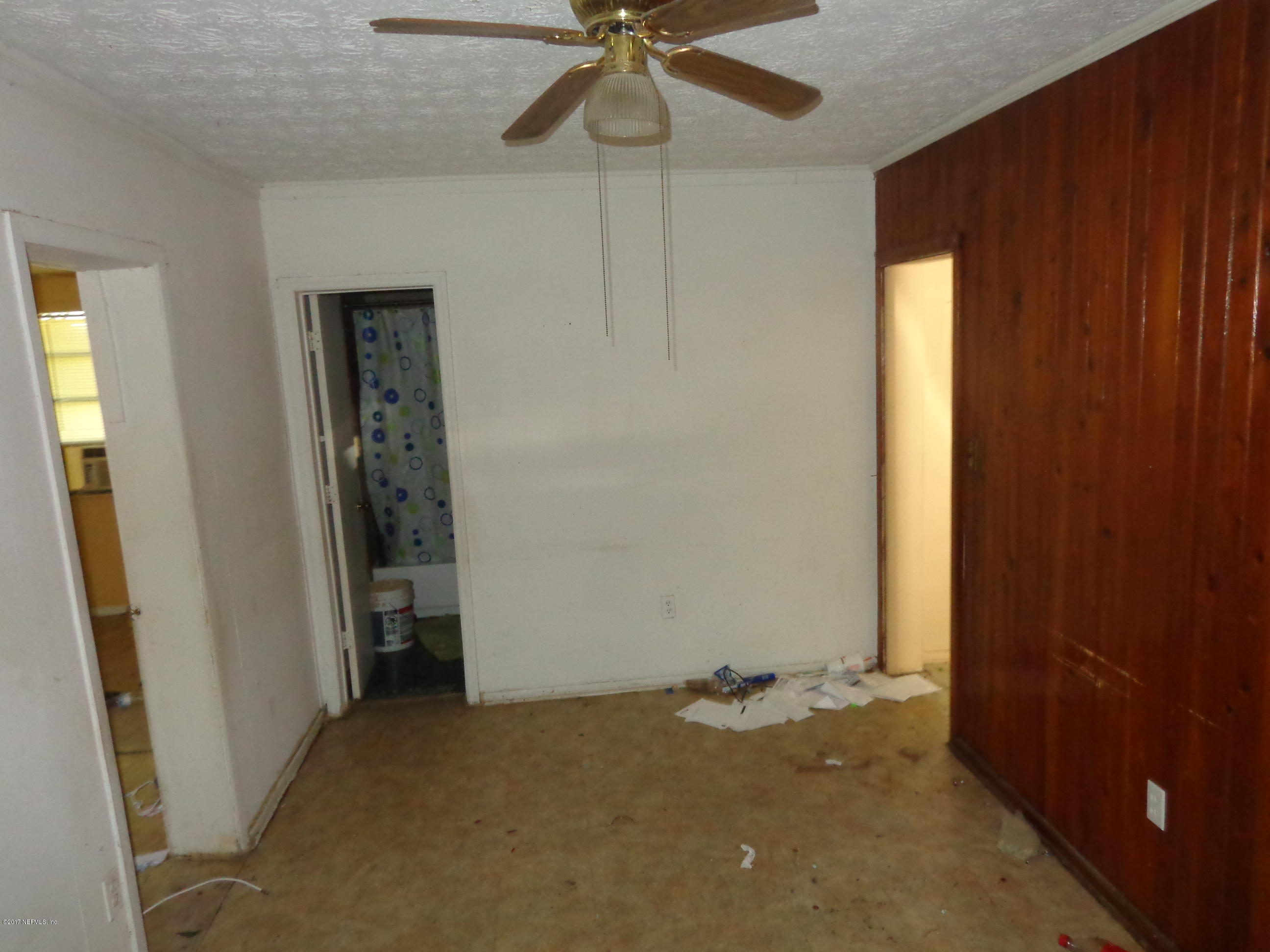 9926 Ridge Boulevard Jacksonville, FL 32208 - Photo 9 of 14 DSC04770