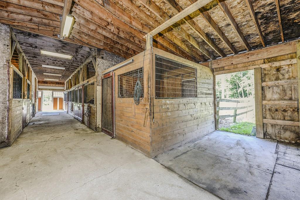 116 Hollyberry Hl Road Little Compton, RI 02837 - Photo 8 of 42 Gallery Image 8