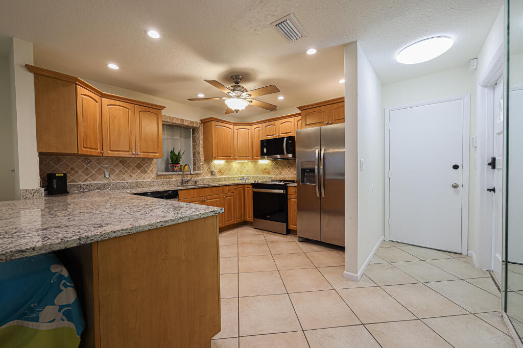 384 Northwest 23rd Street Boca Raton, FL 33431 - Photo 35 of 45 42398_37_image-191429_07.15.2026