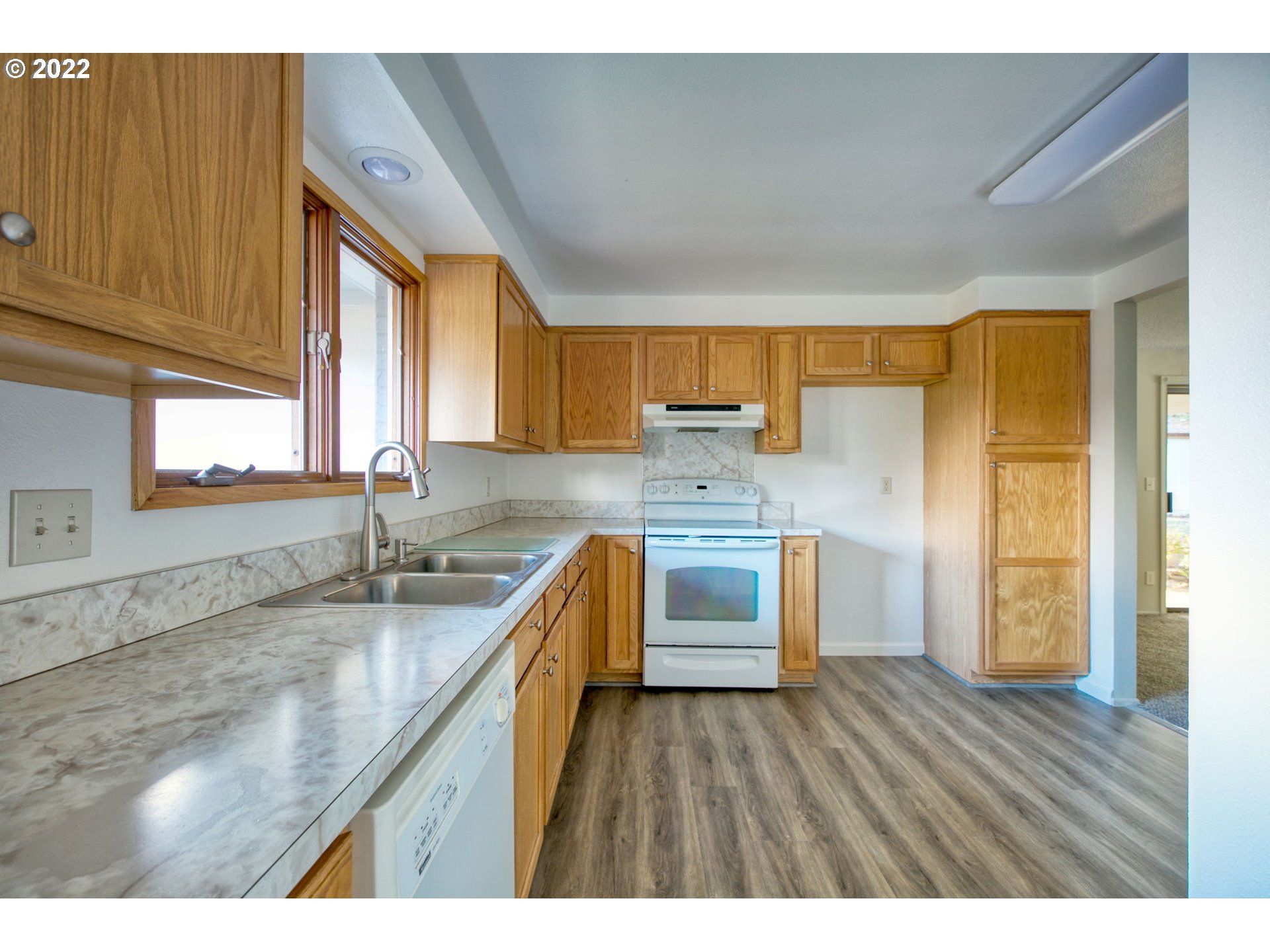 1950 Ridgeway Drive Eugene, OR 97401 - Photo 13 of 31 Gallery Image 13