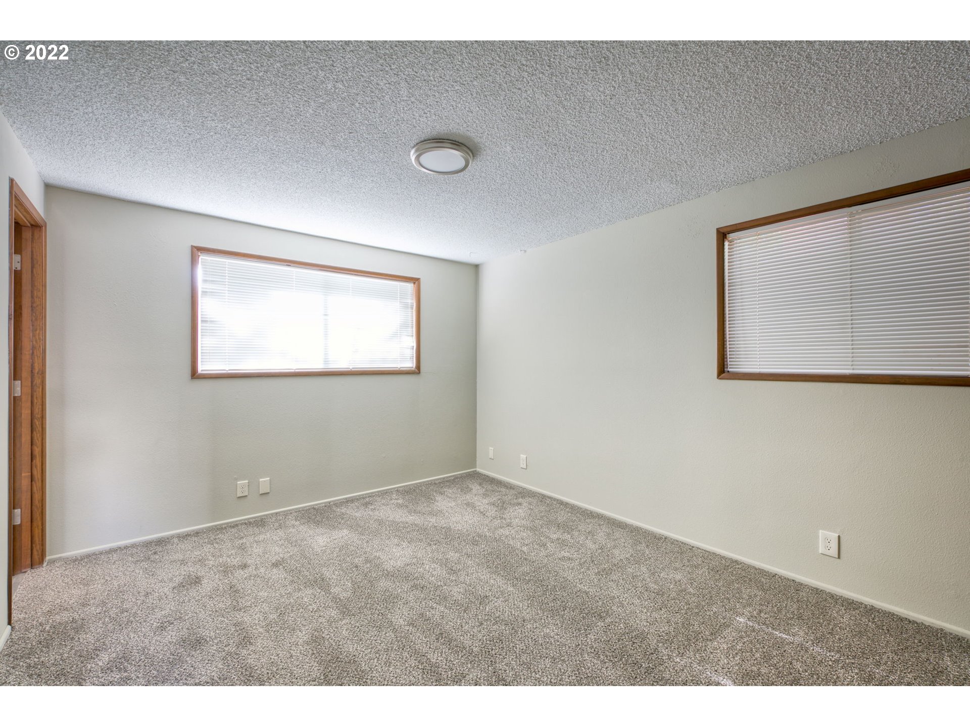 1950 Ridgeway Drive Eugene, OR 97401 - Photo 21 of 31 Gallery Image 21