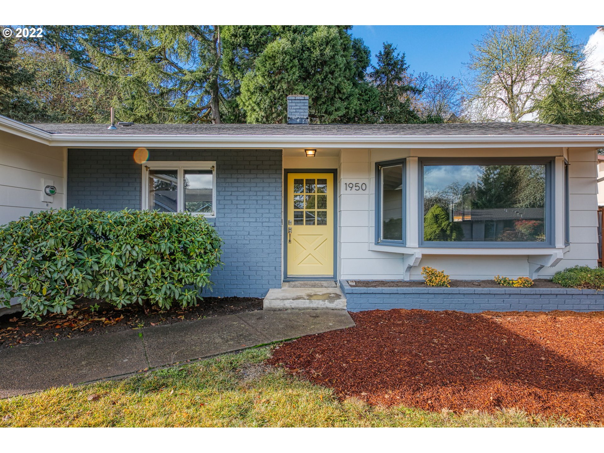 1950 Ridgeway Drive Eugene, OR 97401 - Photo 5 of 31 Gallery Image 5