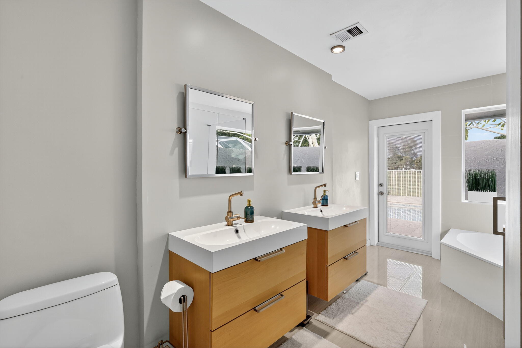 4275 Fox Trace Road Boynton Beach, FL 33436 - Photo 31 of 69 Primary Bath