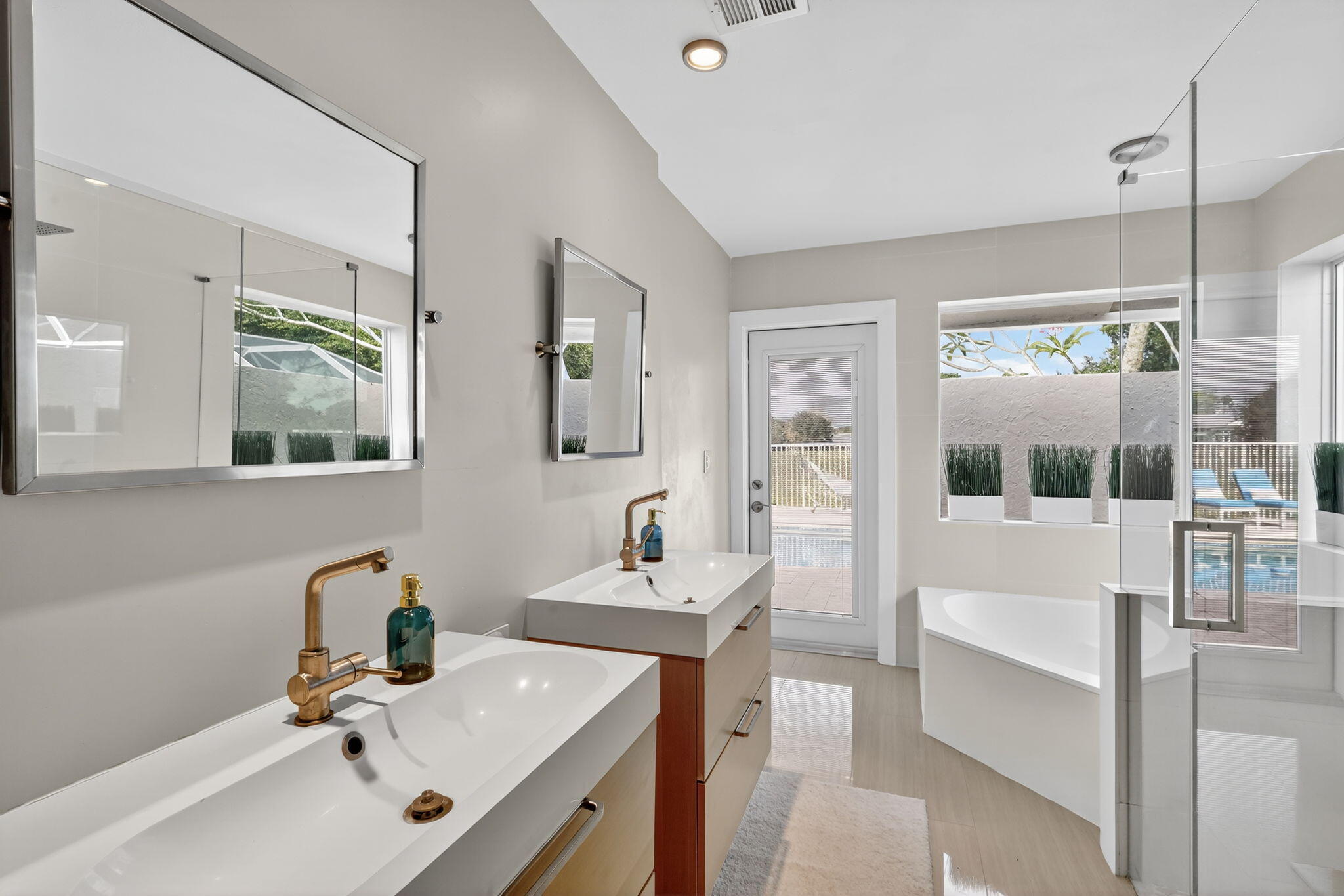 4275 Fox Trace Road Boynton Beach, FL 33436 - Photo 36 of 69 Primary Bath