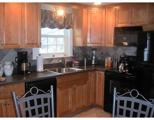 52 Hunting Road Needham, MA 02494 - Photo 3 of 4