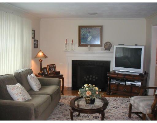 52 Hunting Road Needham, MA 02494 - Photo 4 of 4