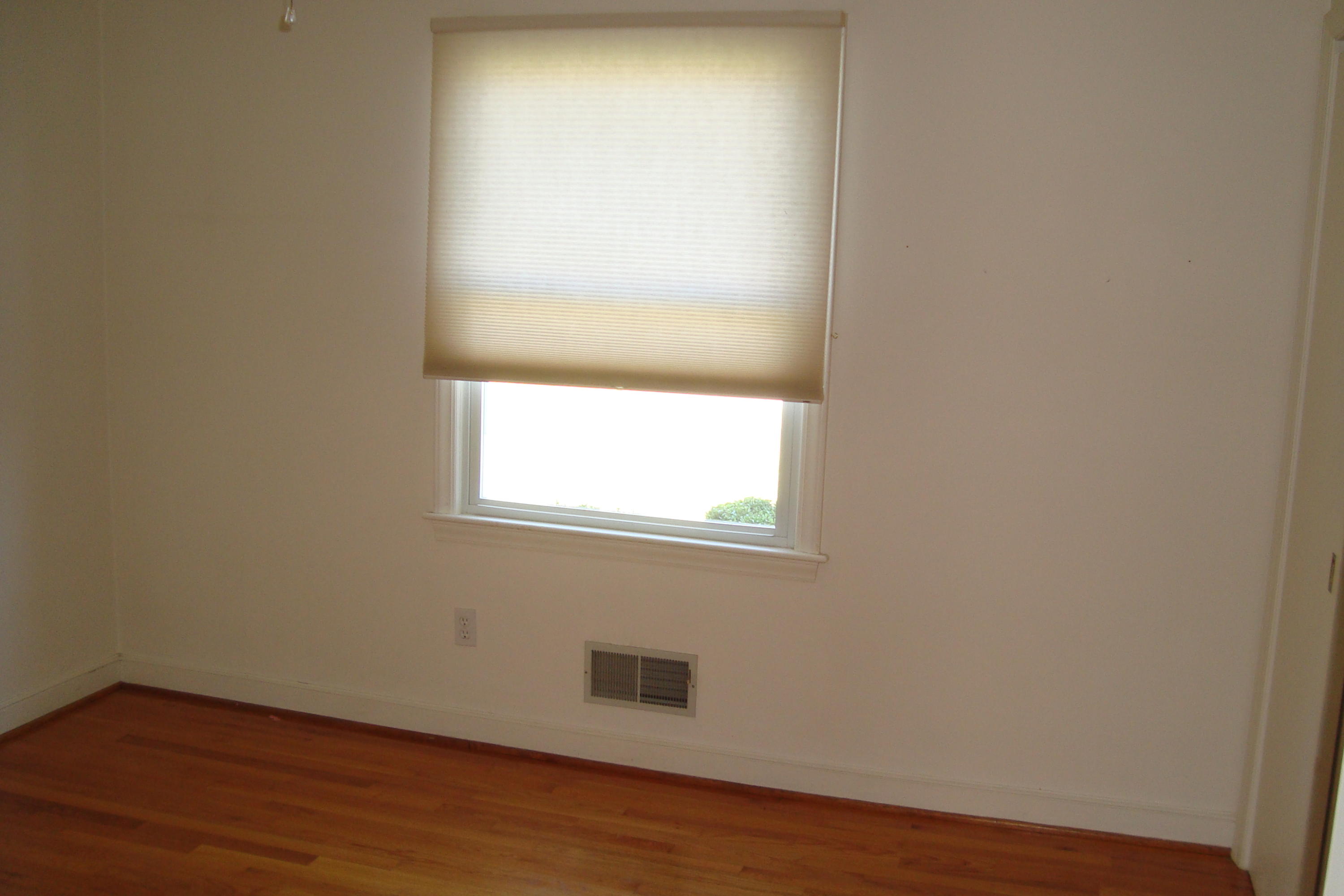 3525 Georgetown Road Roanoke, VA 24018 - Photo 11 of 16 Bedroom 2
