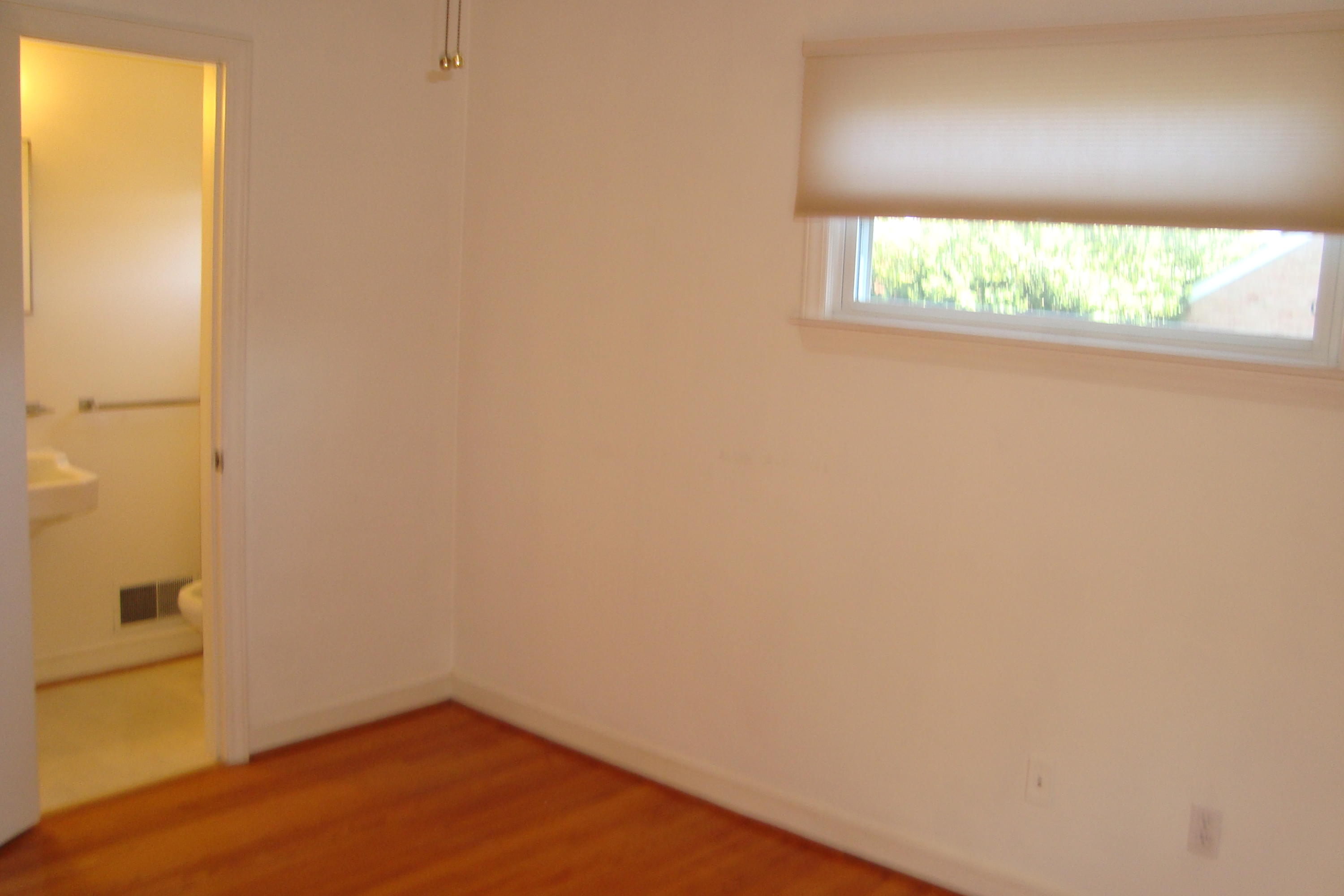 3525 Georgetown Road Roanoke, VA 24018 - Photo 10 of 16 Master BR