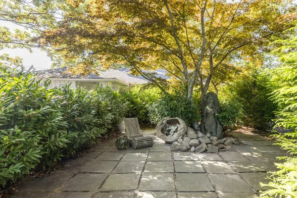 $45,000 | 10 Helens Lane, Southampton, NY 11968