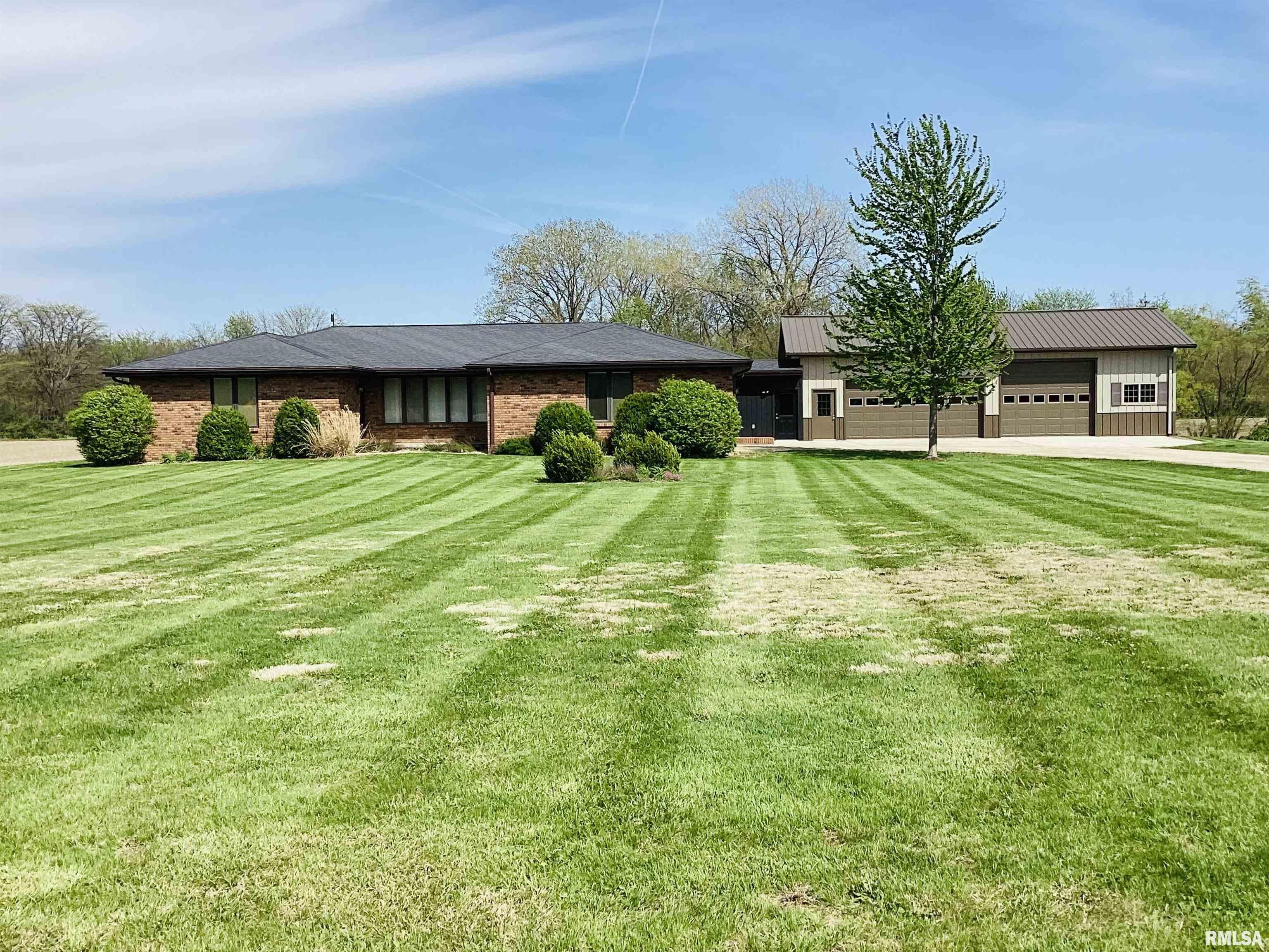 34707 Diamond Point Road Farmington, IL 61531 - Photo 2 of 83