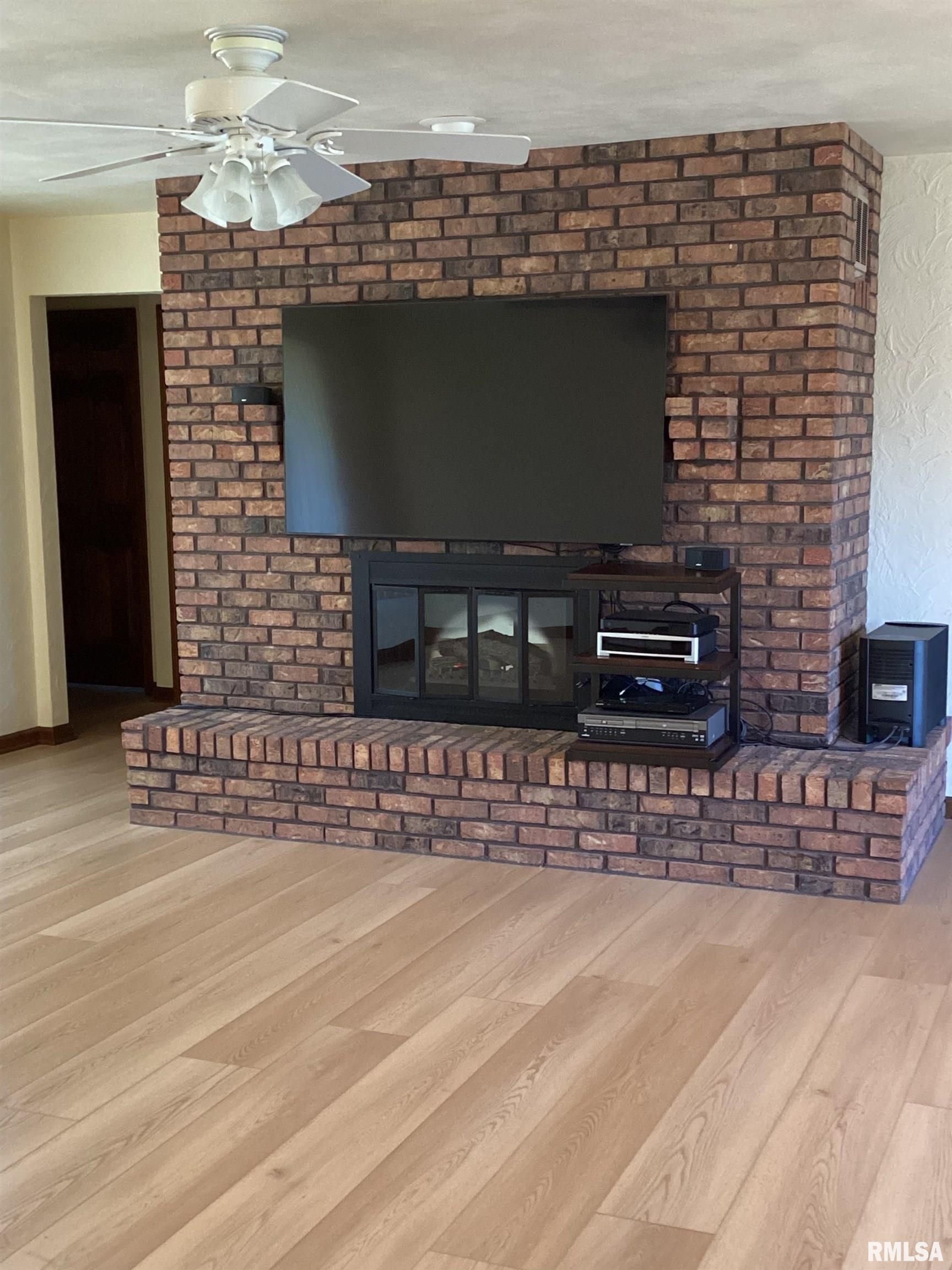 34707 Diamond Point Road Farmington, IL 61531 - Photo 34 of 83