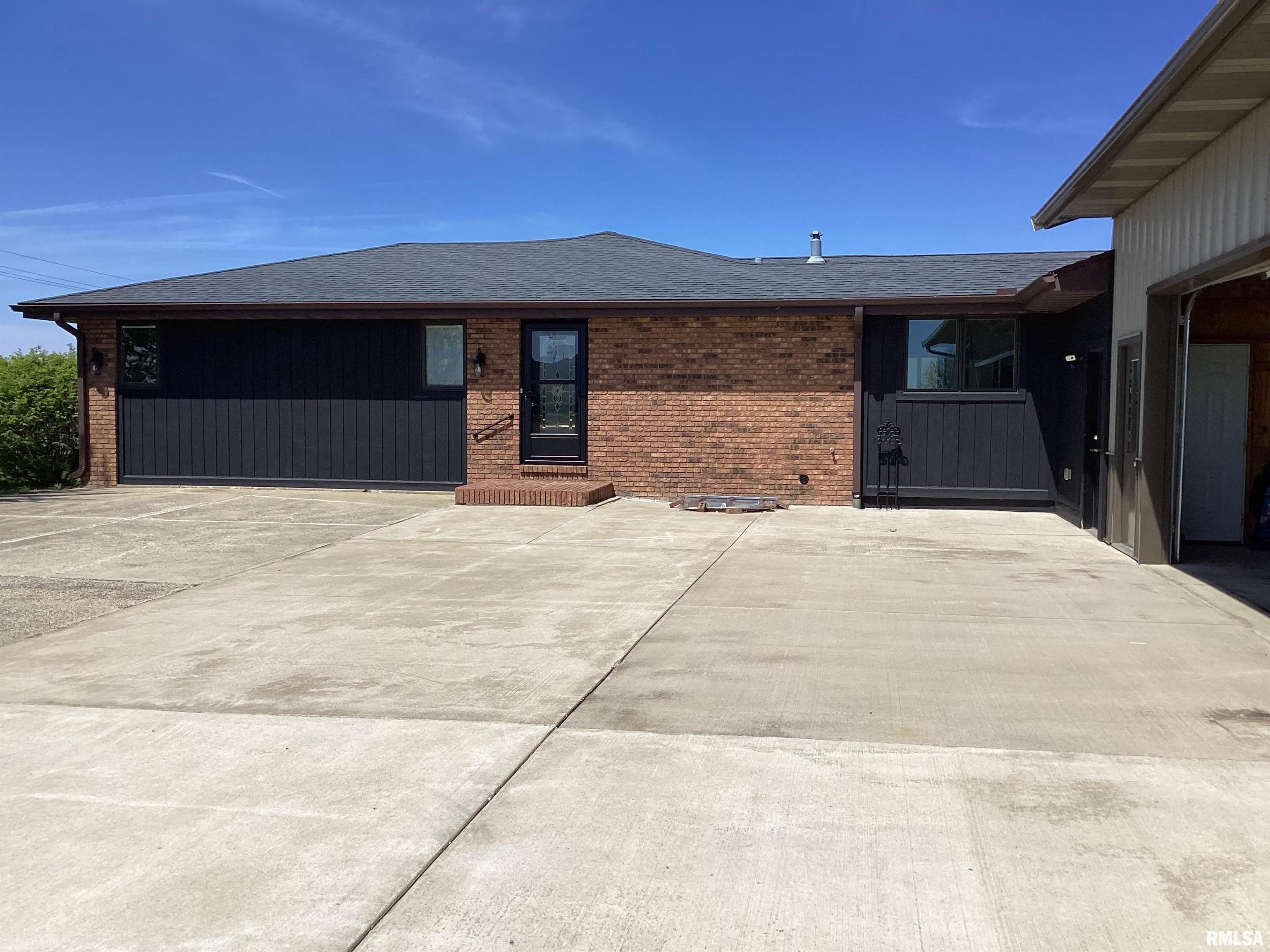 34707 Diamond Point Road Farmington, IL 61531 - Photo 5 of 83