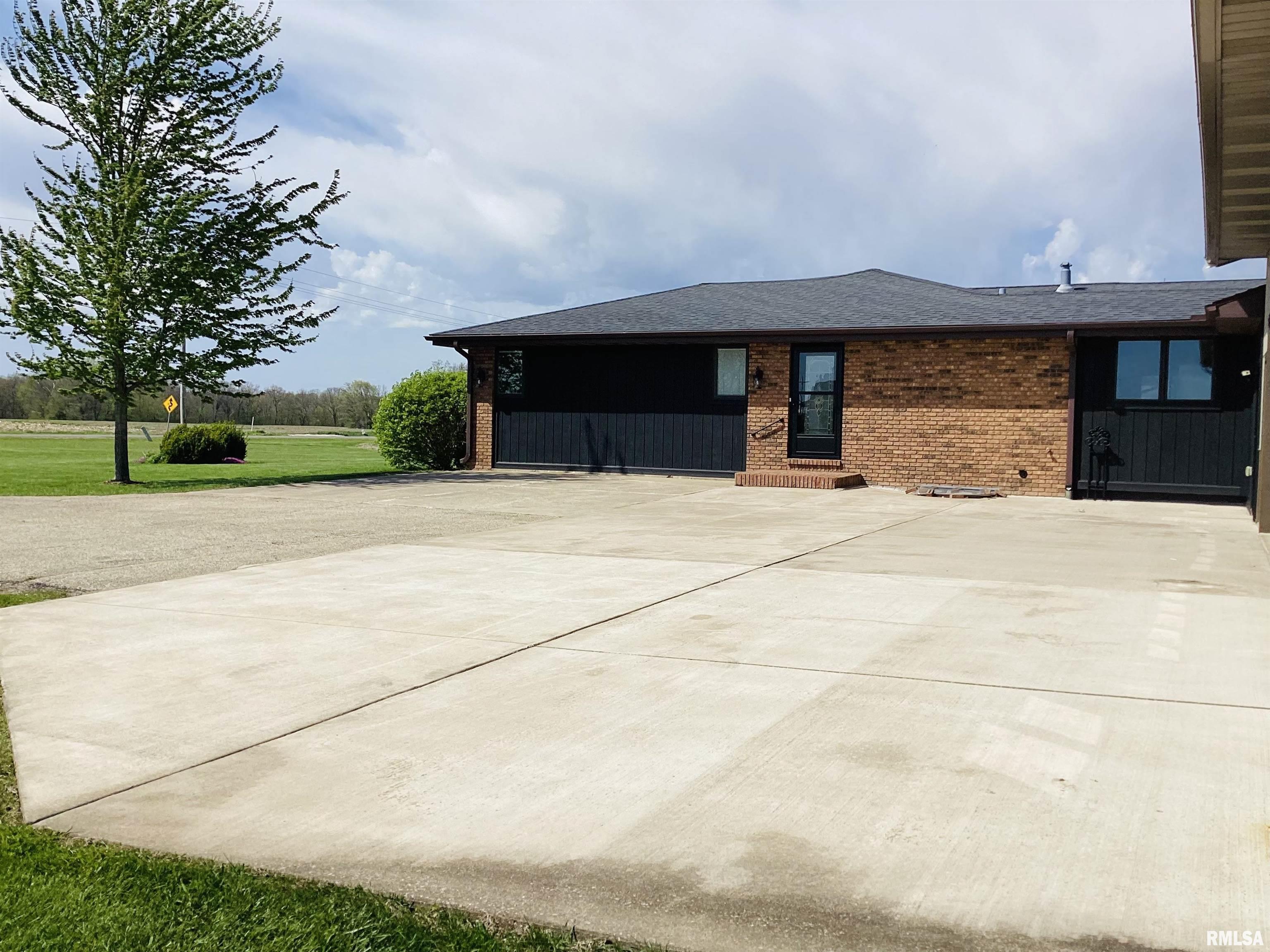34707 Diamond Point Road Farmington, IL 61531 - Photo 6 of 83