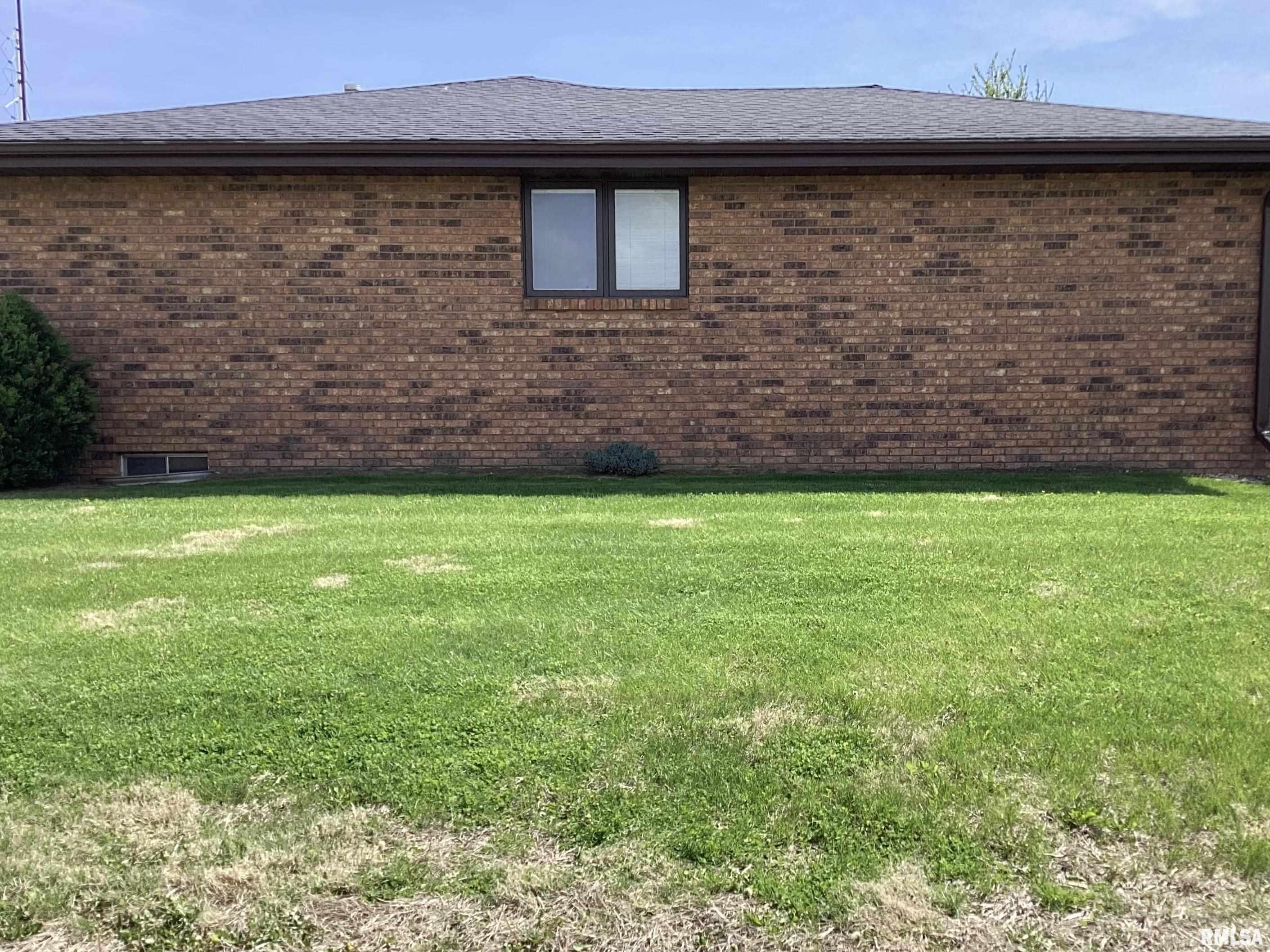 34707 Diamond Point Road Farmington, IL 61531 - Photo 9 of 83