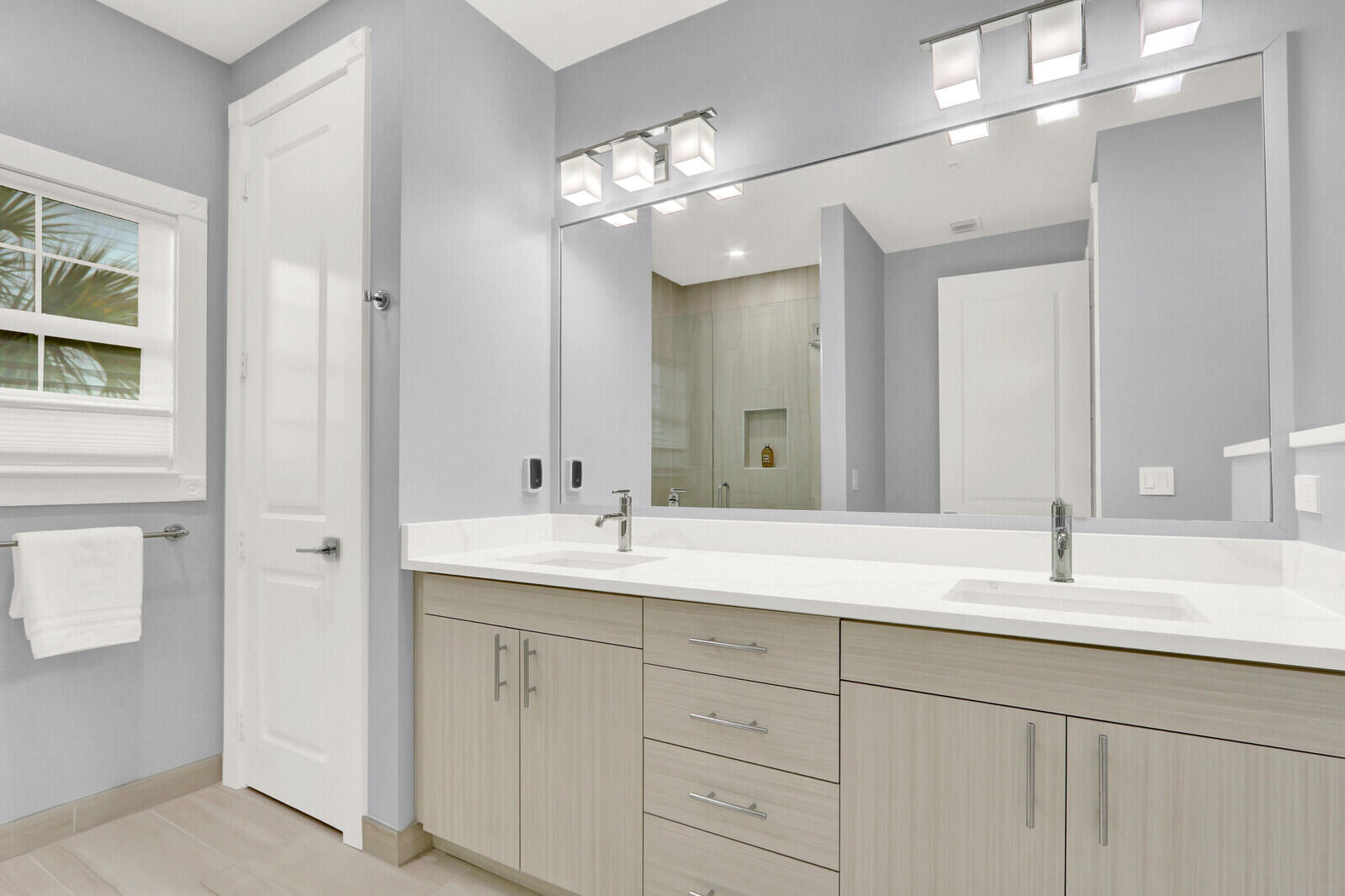 120 Water Pointe Place, Unit 1 Jupiter, FL 33477 - Photo 20 of 43 Primary Bathroom