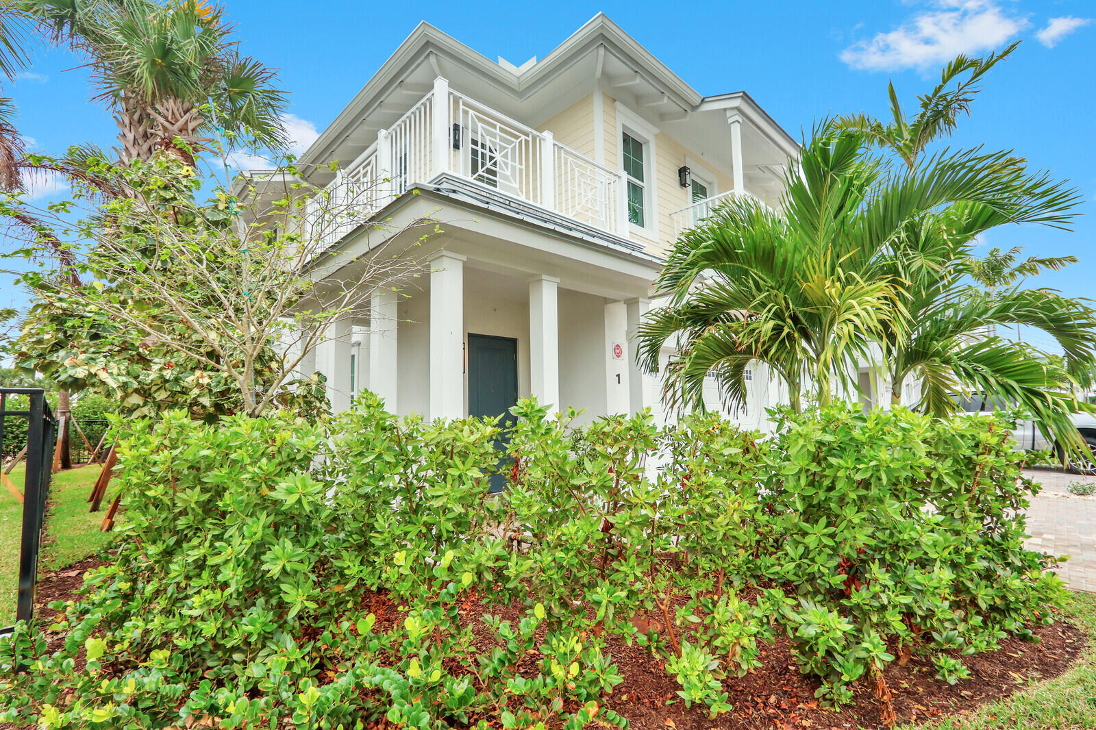 120 Water Pointe Place, Unit 1 Jupiter, FL 33477 - Photo 2 of 43 End-Unit Extended Bahama Design