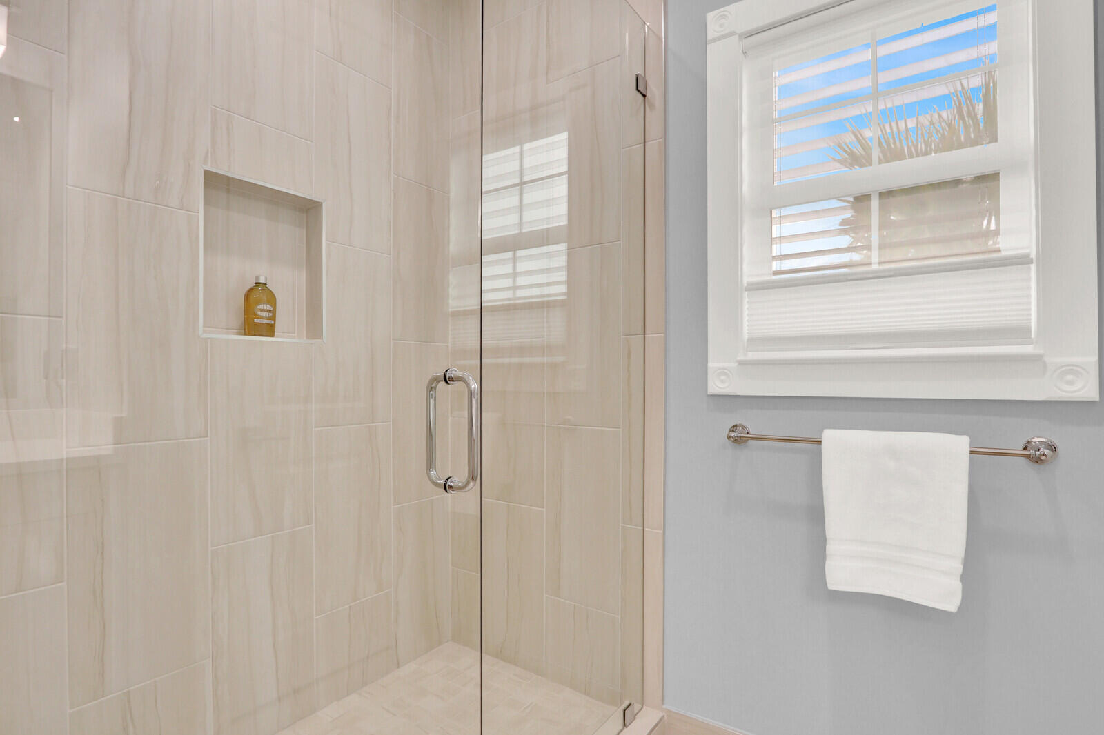 120 Water Pointe Place, Unit 1 Jupiter, FL 33477 - Photo 21 of 43 Primary Bathroom