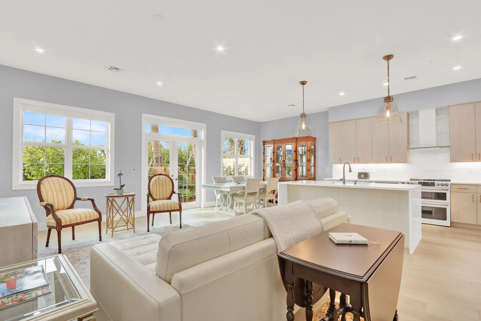 120 Water Pointe Place, Unit 1 Jupiter, FL 33477 - Photo 4 of 43 Living Area