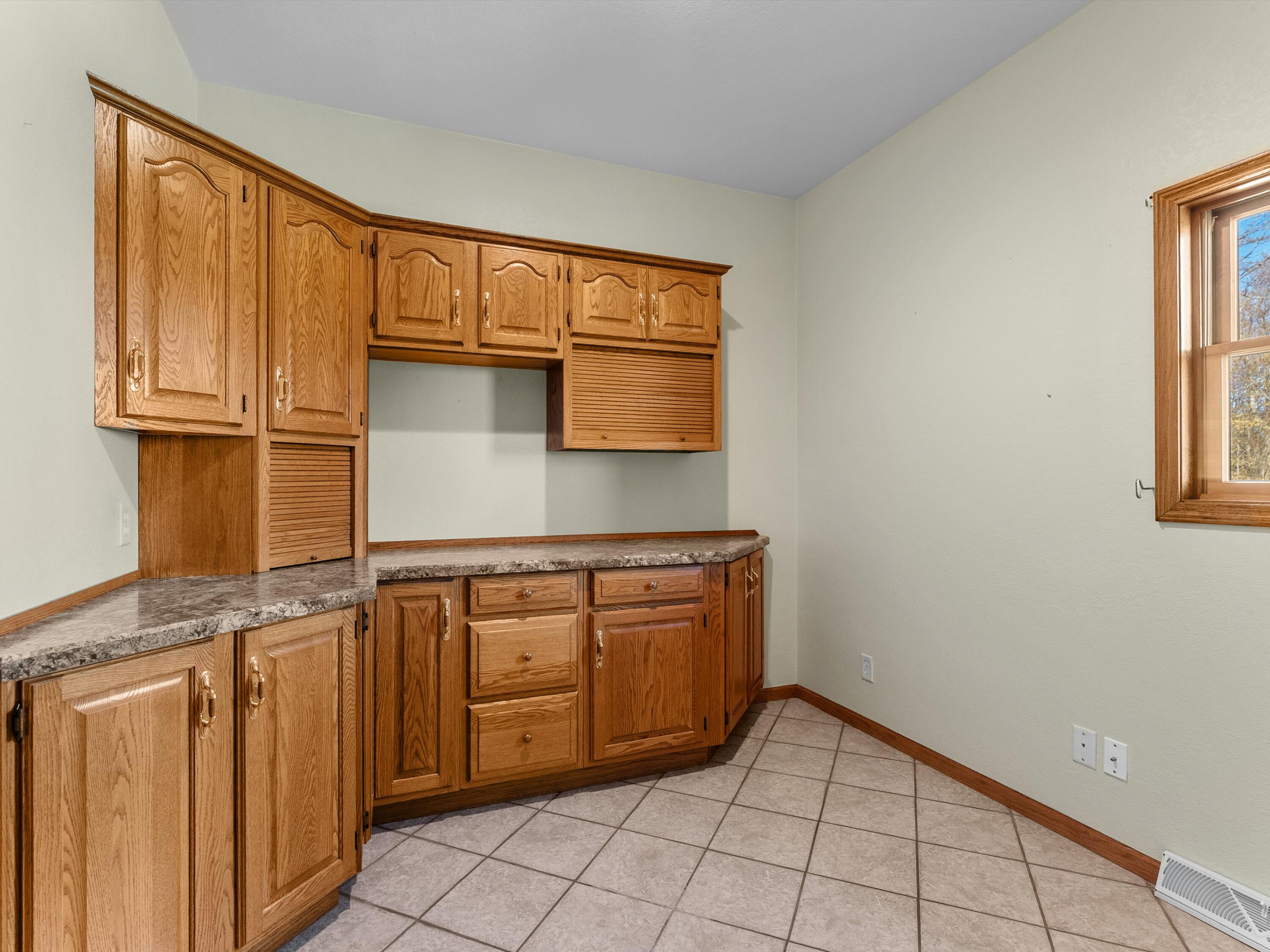 4818 Maplecrest Ridge Road Franklin, WI 54247 - Photo 33 of 62 Craft Room or Office on Main