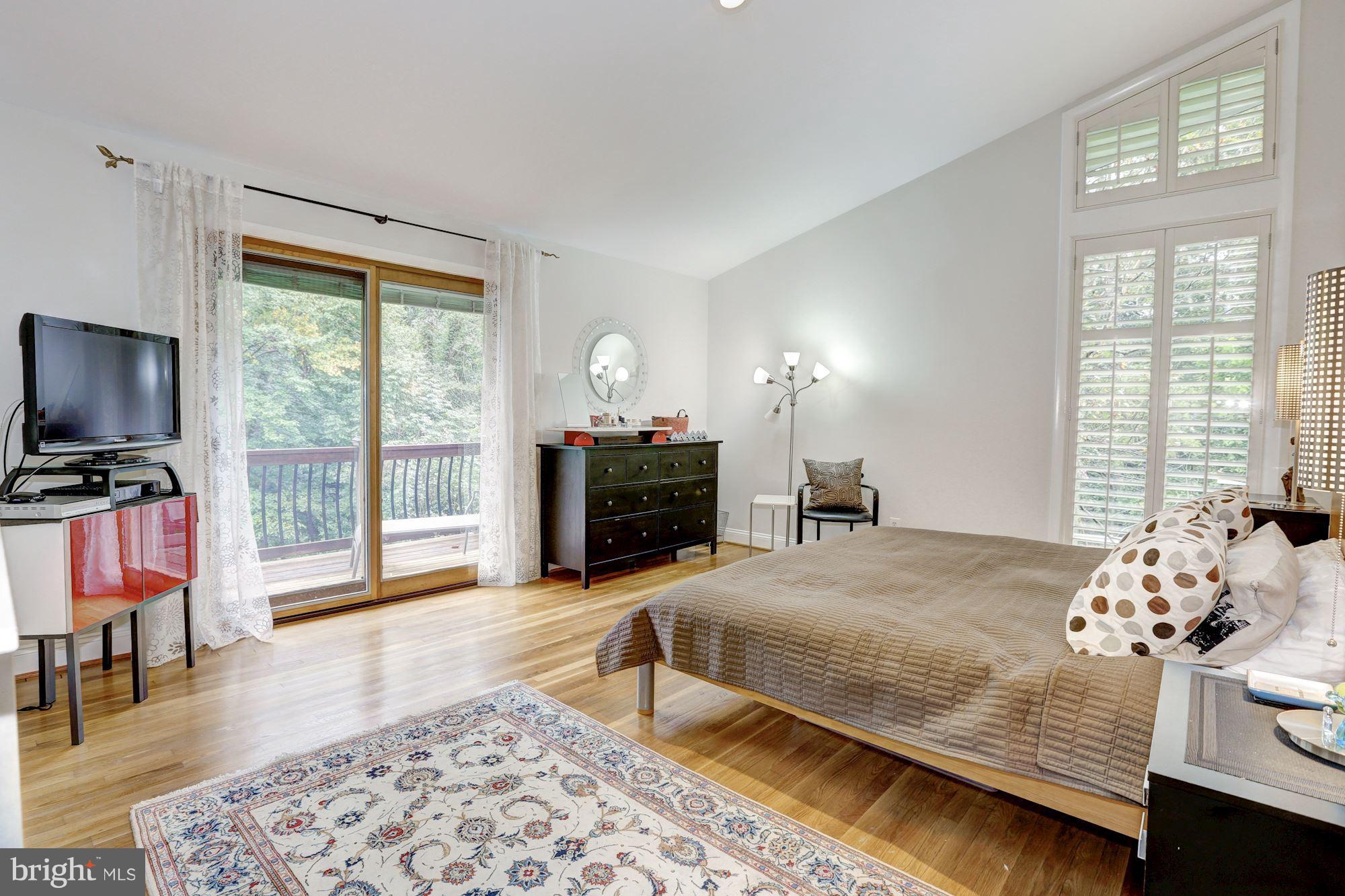 7400 Arrowood Road Bethesda, MD 20817 - Photo 15 of 30 Main Level - Master Bedroom