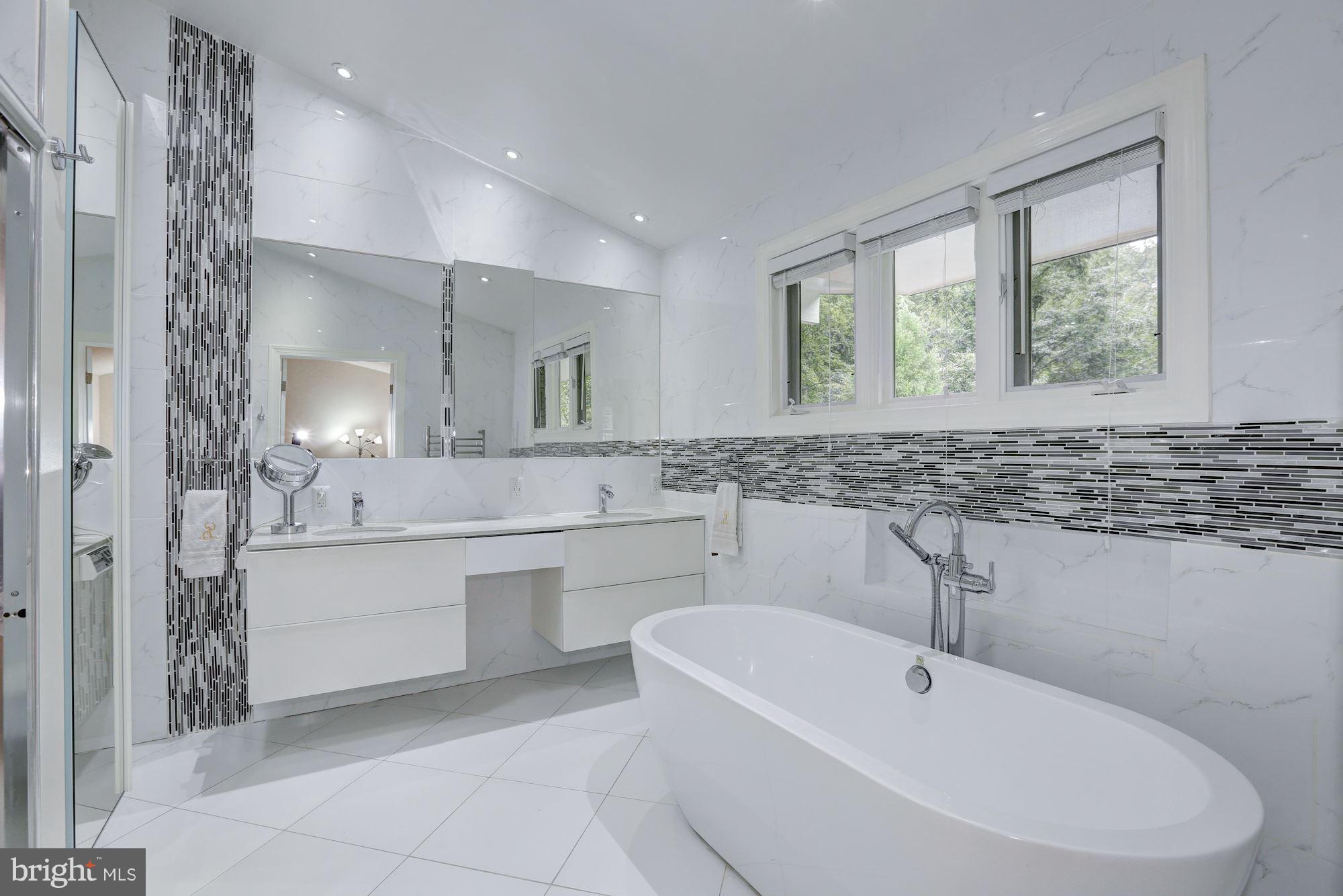 7400 Arrowood Road Bethesda, MD 20817 - Photo 16 of 30 Main Level - Master Bath