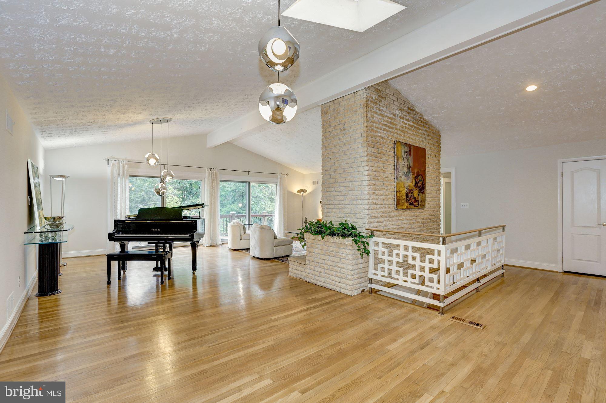 7400 Arrowood Road Bethesda, MD 20817 - Photo 4 of 30 Main Level - Living Room