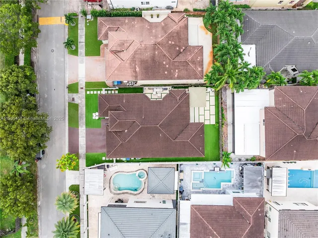 $899,999 | 18000 Northwest 90th Place, Hialeah, FL 33018