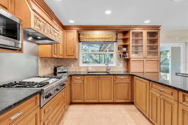 $755,500 | 1101 87th Avenue North, St. Petersburg, FL 33702