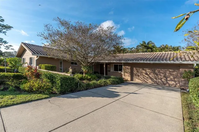 $755,500 | 1101 87th Avenue North, St. Petersburg, FL 33702