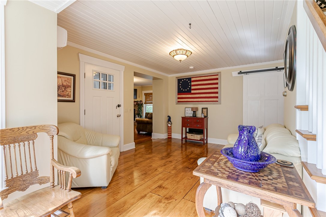 3423 Smallwood Road Warsaw, NY 14569 - Photo 19 of 41 Foyer/sitting room