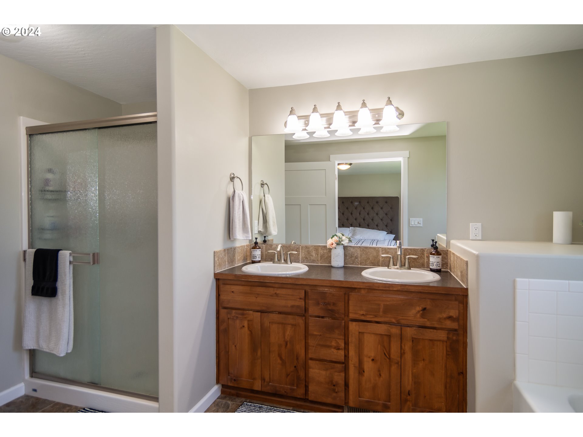 1213 Colonial Road Roseburg, OR 97471 - Photo 25 of 48 Gallery Image 25
