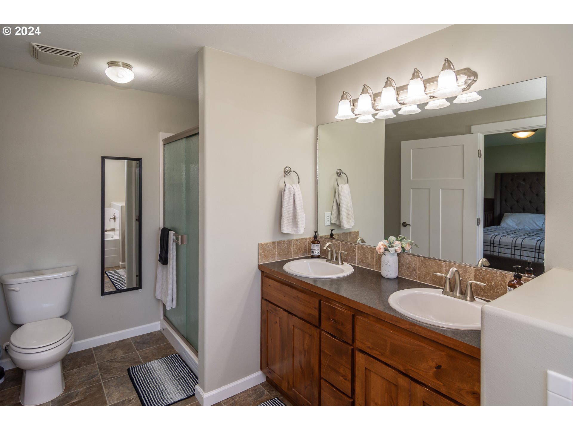 1213 Colonial Road Roseburg, OR 97471 - Photo 27 of 48 Gallery Image 27