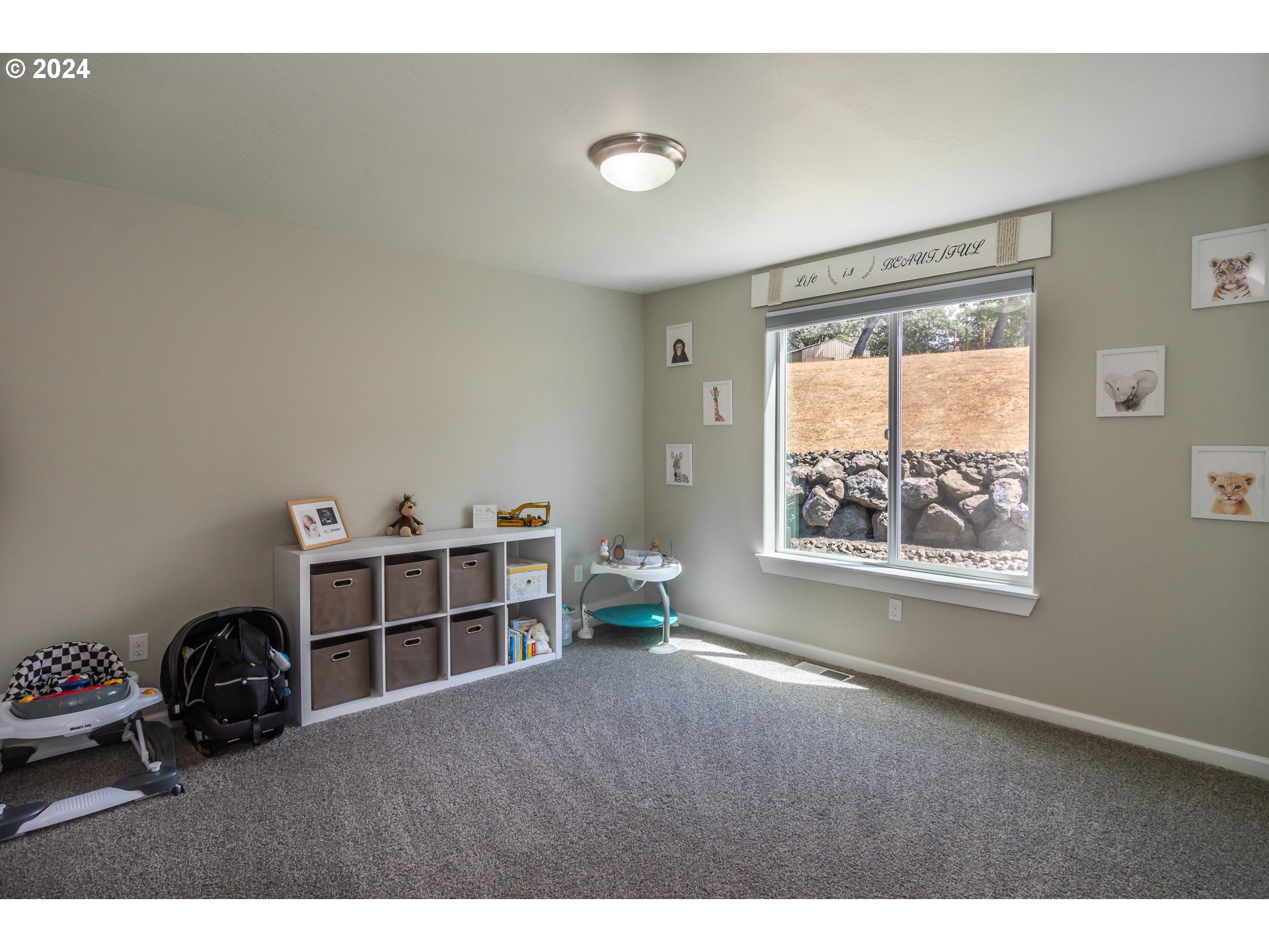 1213 Colonial Road Roseburg, OR 97471 - Photo 32 of 48 Gallery Image 32