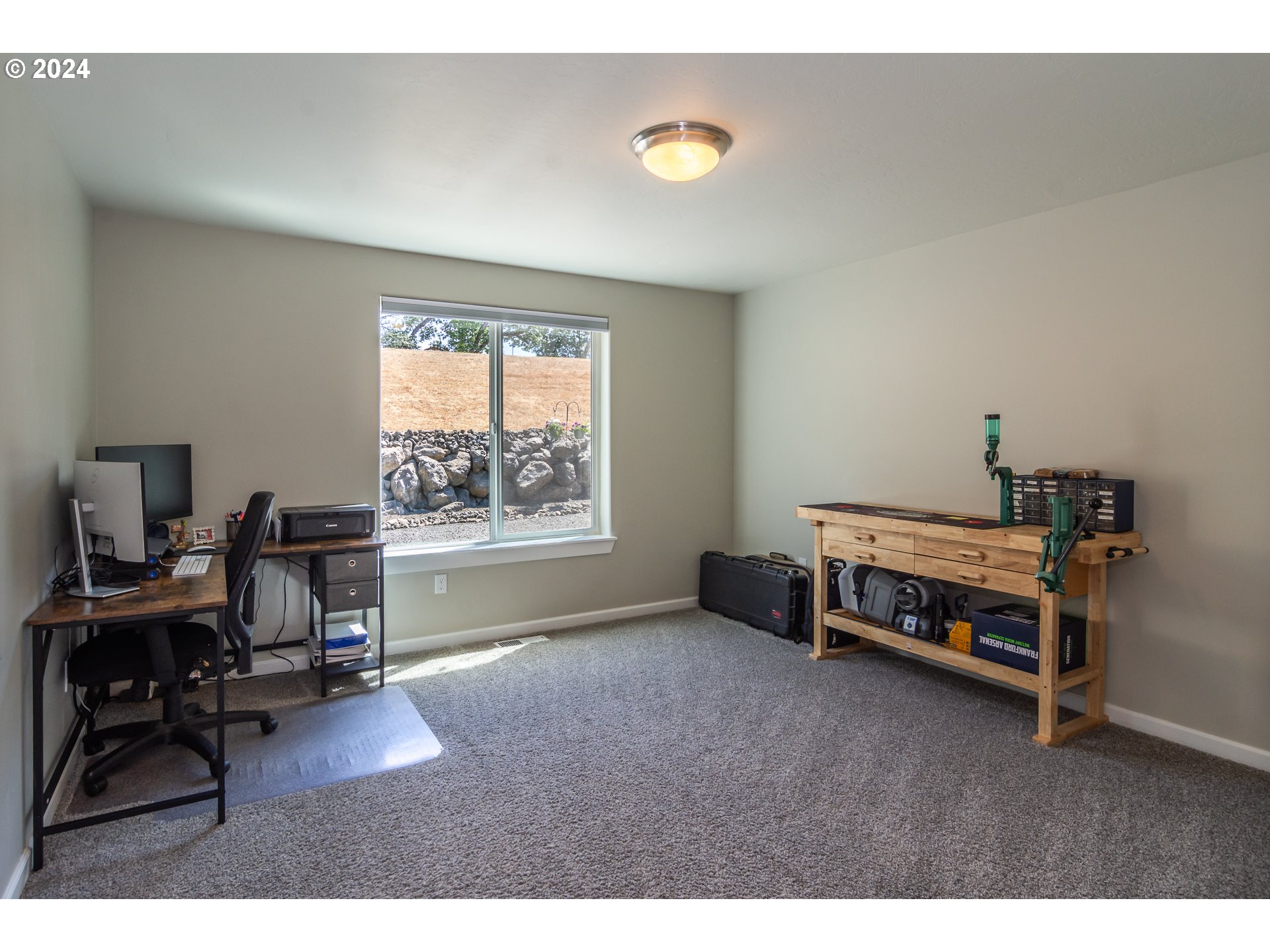 1213 Colonial Road Roseburg, OR 97471 - Photo 34 of 48 Gallery Image 34