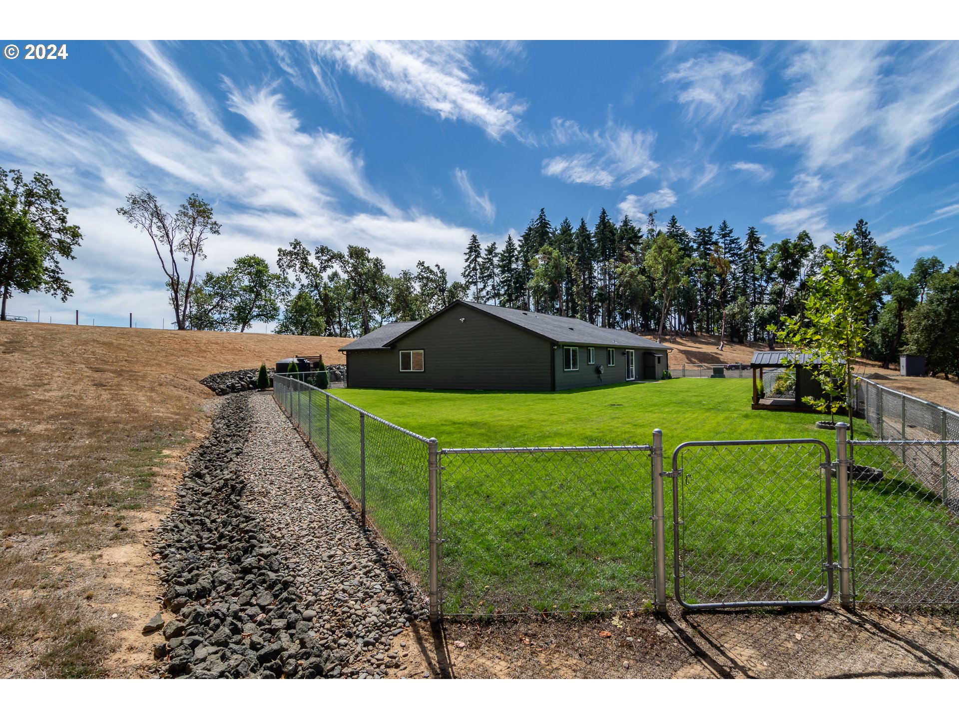 1213 Colonial Road Roseburg, OR 97471 - Photo 5 of 48 Gallery Image 5