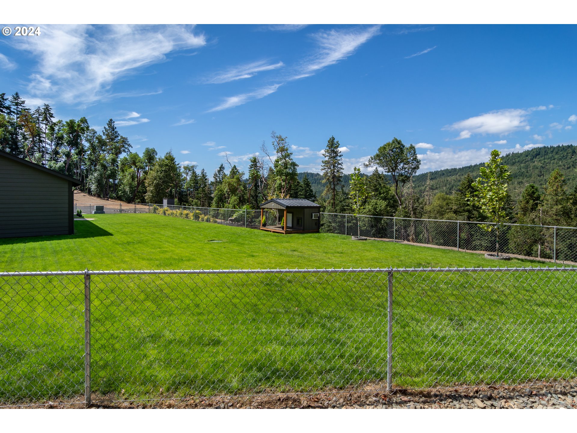 1213 Colonial Road Roseburg, OR 97471 - Photo 6 of 48 Gallery Image 6
